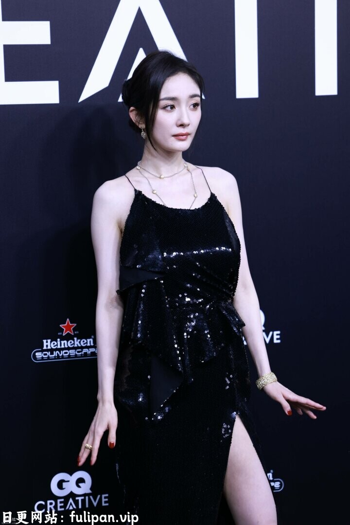 杨幂 活动生图 黑色吊带高开叉长裙[77P 1G]