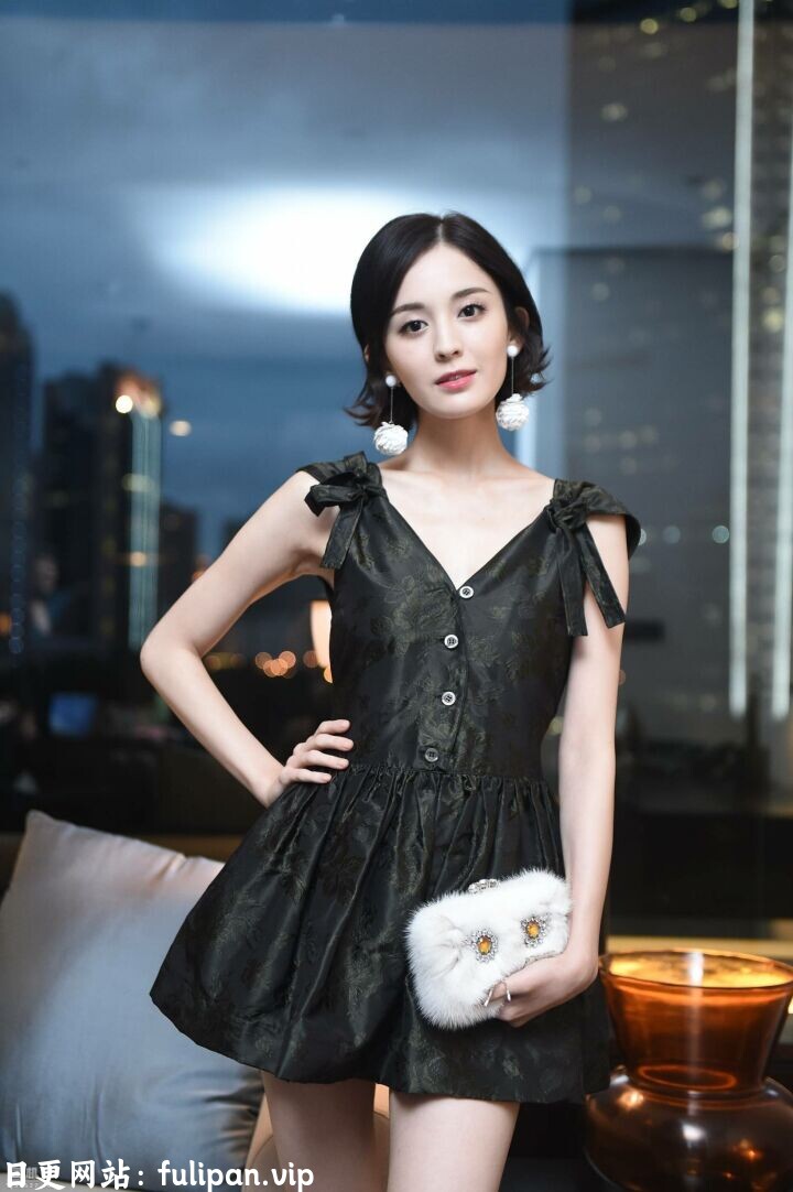 古力娜扎 活动生图 黑色系带连衣短裙[228P 2.5G]