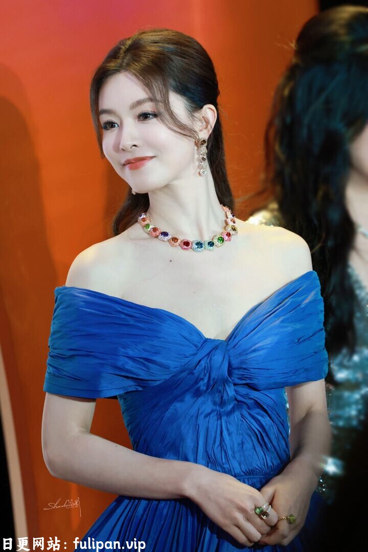 文咏珊 活动生图 蓝色低胸礼服长裙[20P 60M]