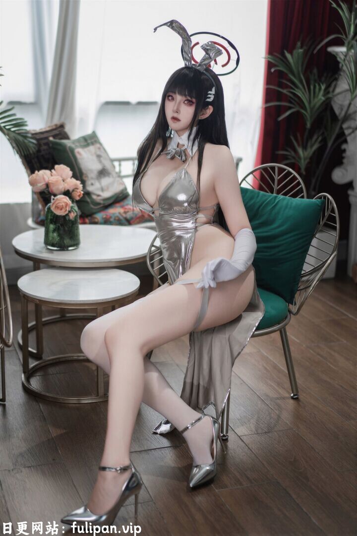 Natsuko夏夏子 蔚蓝档案-调月莉音 银礼服[72P 1V 736M]