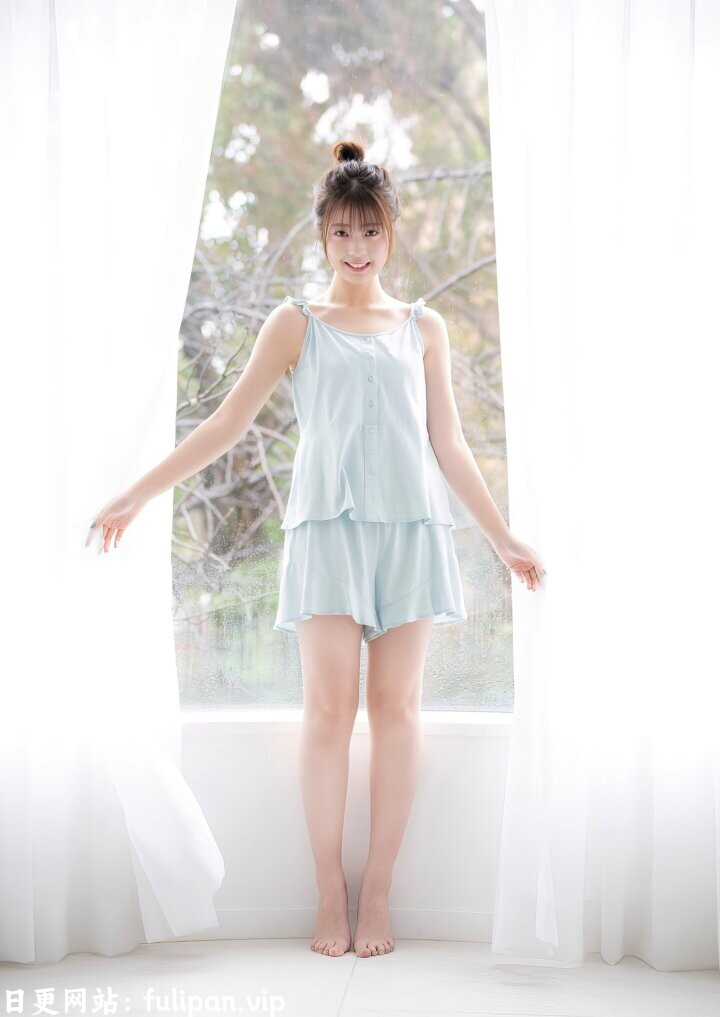 星乃梦奈 （鞍马祢音）写真集「Dreaming of Star」[50P 112M]