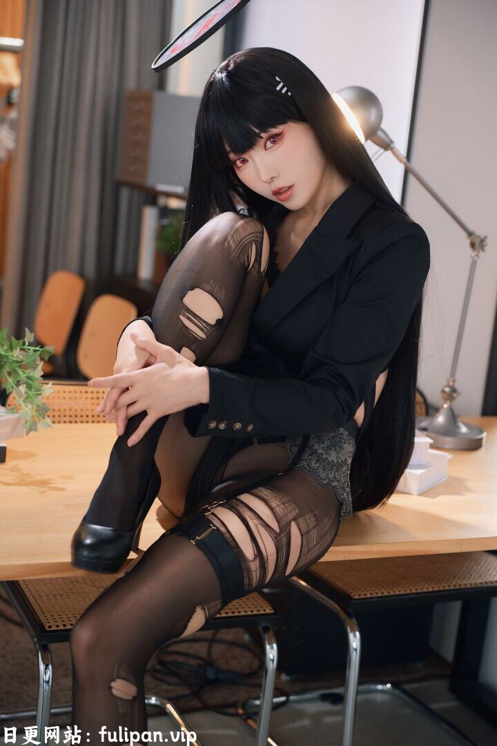 ElyEE子 调月莉音-秘密吊帶[37P 73M]