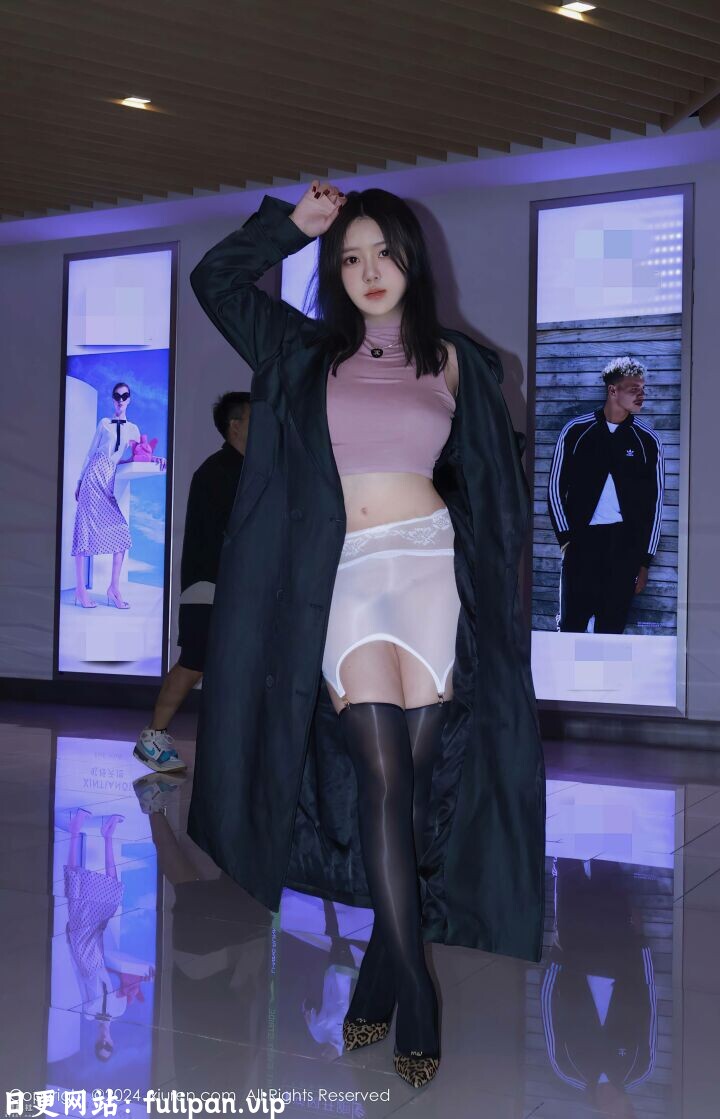 [秀人网小薯条nienie 包臀冰丝透毛 连体白丝透点[81P 855M]夸克