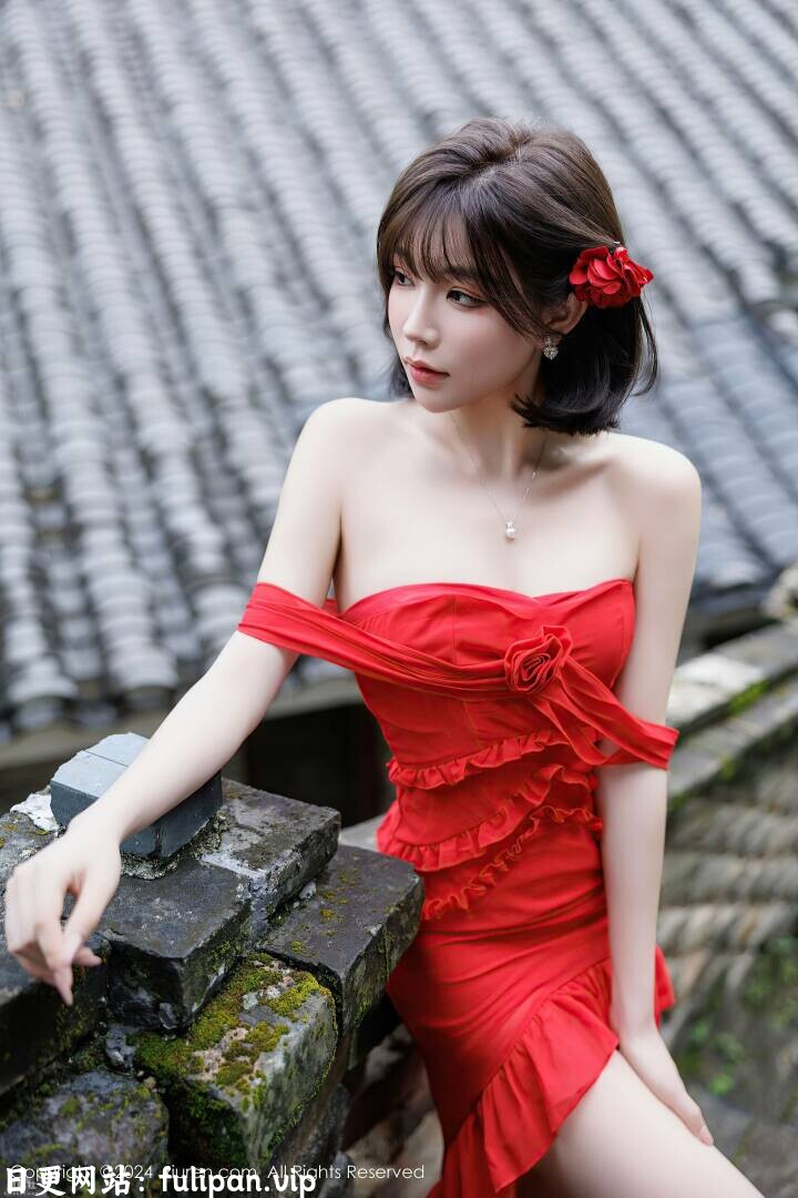 [秀人网]徐莉芝Booty 红色抹胸连衣裙 黑丝黑绿花内衣[102P 971M]