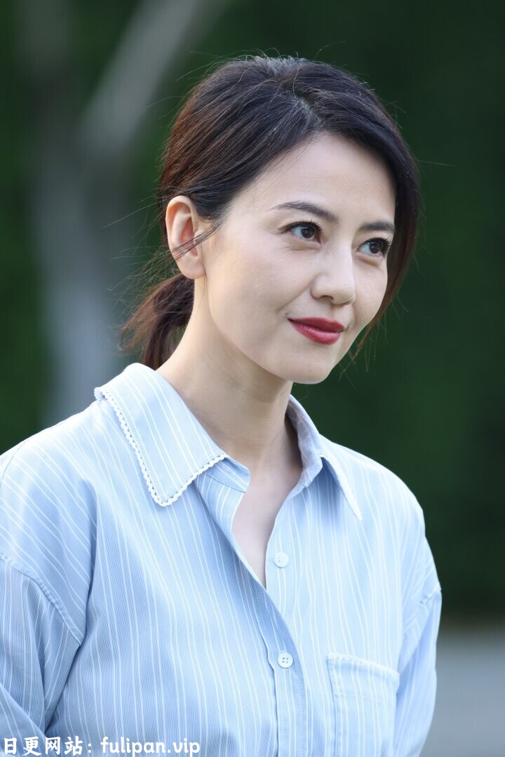 高圆圆 活动生图 天蓝长袖衬衫长裙[104P 1.3G]