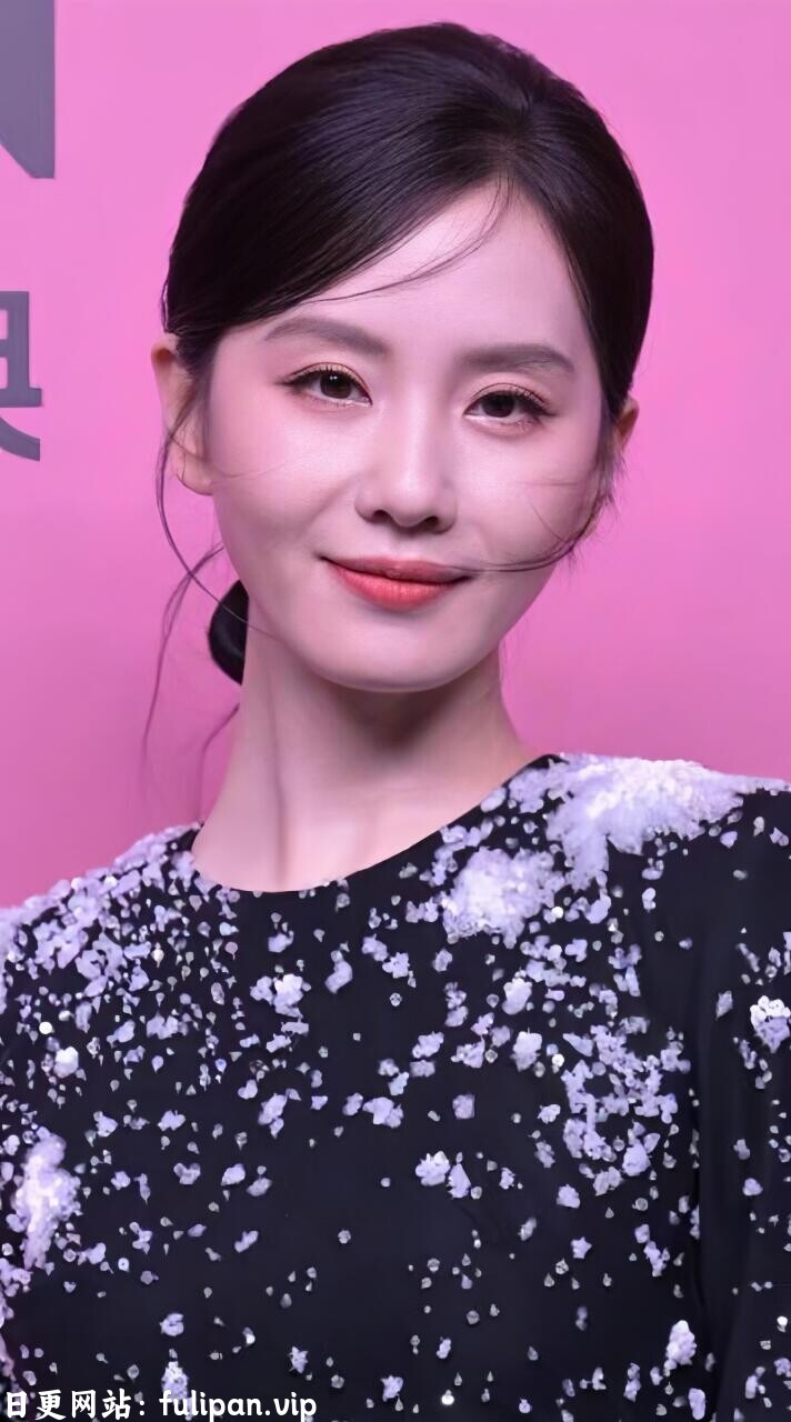 刘诗诗 活动生图 水晶黑色连衣短裙拖尾轻纱[14P 5V 114M]